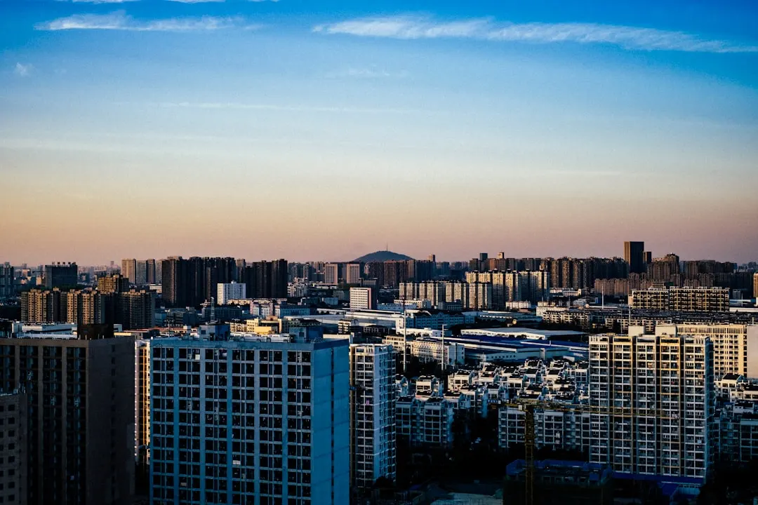 微针植发与传统植发手术的技术差异及适用人群解析封面图
